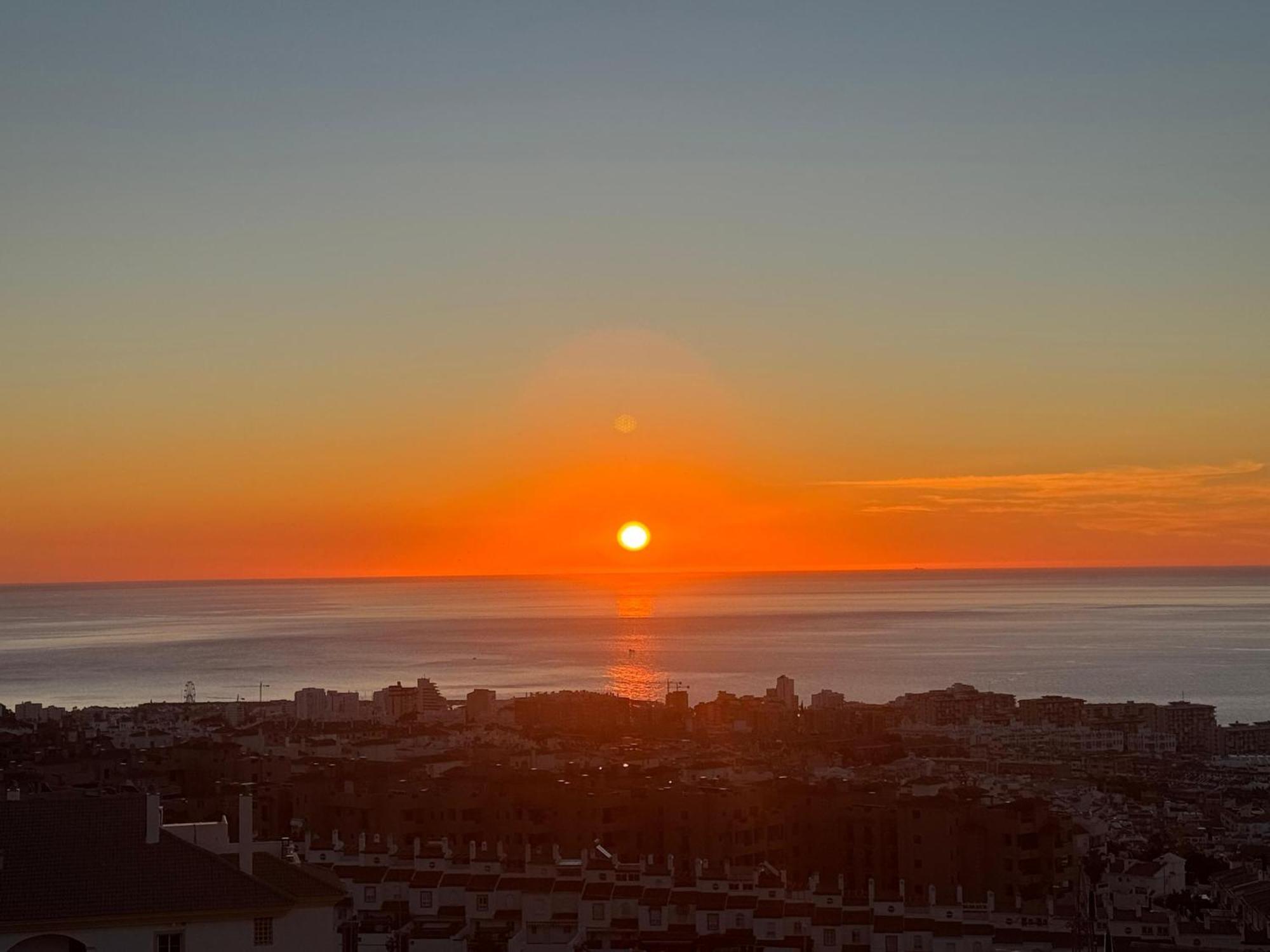 Peaceful Studio With Amazing Sea Views And Free Parking Benalmádena Exteriér fotografie